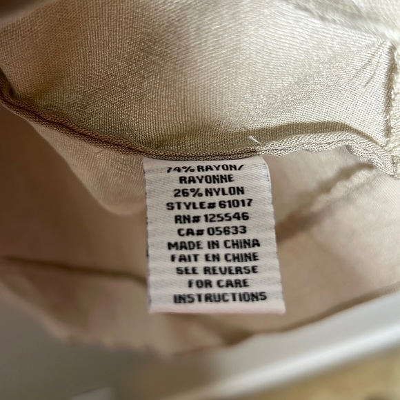 Habitat High/Low Top in Oatmeal Size S - Picture 4 of 6